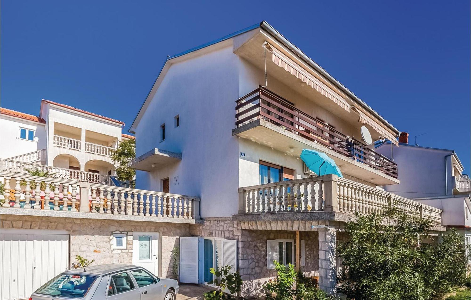 Stunning Apartment In Novi Vinodolski With Wifi Екстериор снимка